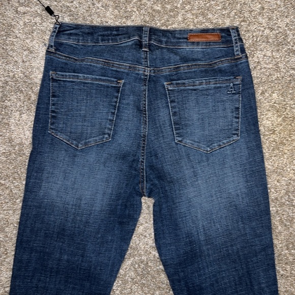NWOT WOMENS ARTICLES OF SOCIETY JEANS SIZE 27 - Picture 3 of 8
